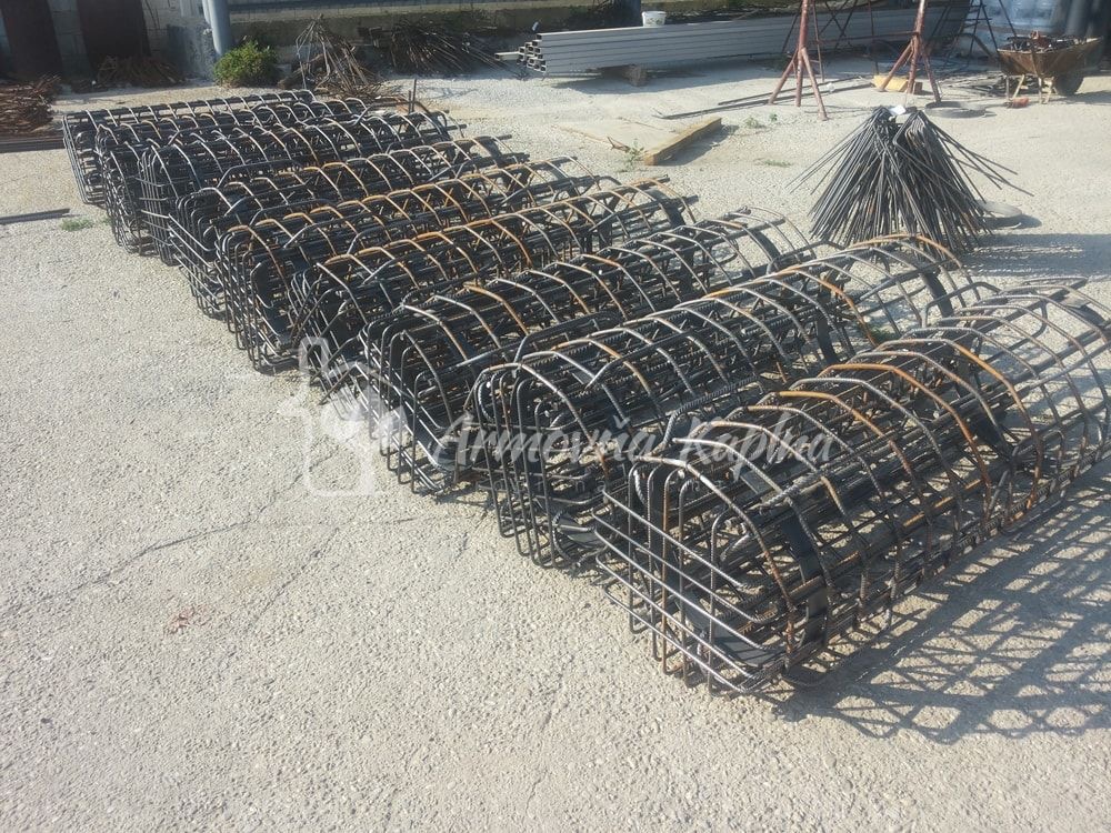 Armovňa Senec - Výroba armokošov - Viazanie armokošov do základových pásov, prekladov, vencov, pätieka a stĺpov